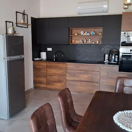 Mirtusz Apartmanhaz Балатондьёрёк