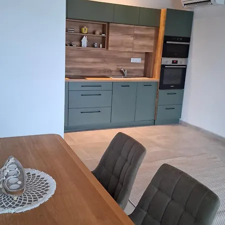 Mirtusz Apartmanhaz *