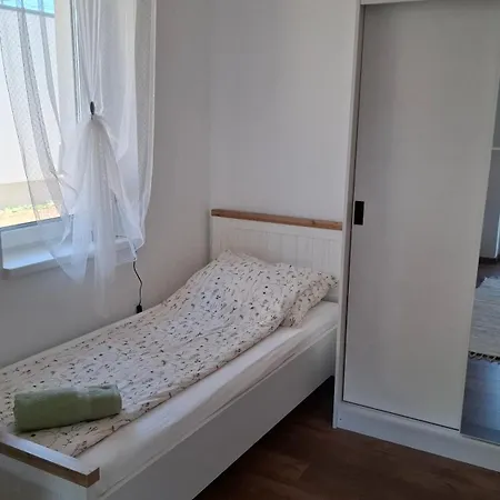 Mirtusz Apartmanhaz * Балатондьёрёк